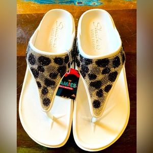 Skechers Foamies white with sparkles- size 9